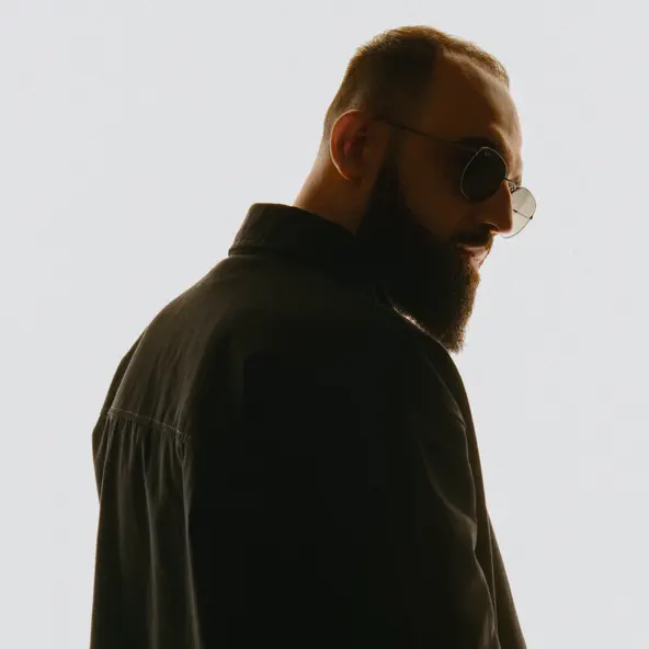 Песня Artem Smile - Lova Lova 2.0 (feat. Rendow & Alfredovich)